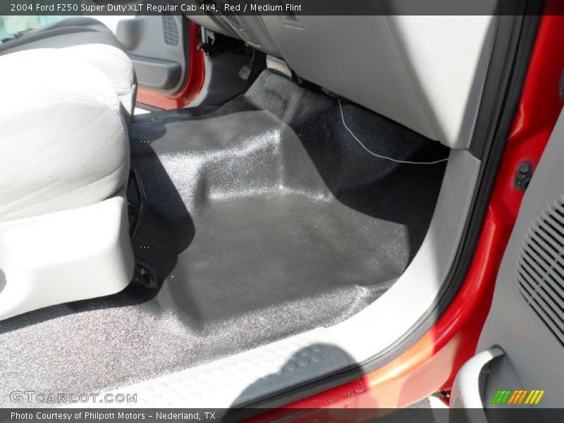 Red / Medium Flint 2004 Ford F250 Super Duty XLT Regular Cab 4x4