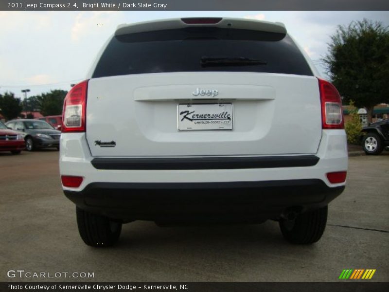 Bright White / Dark Slate Gray 2011 Jeep Compass 2.4
