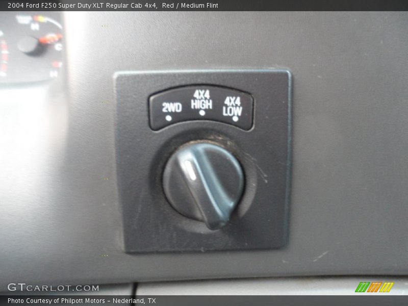Controls of 2004 F250 Super Duty XLT Regular Cab 4x4