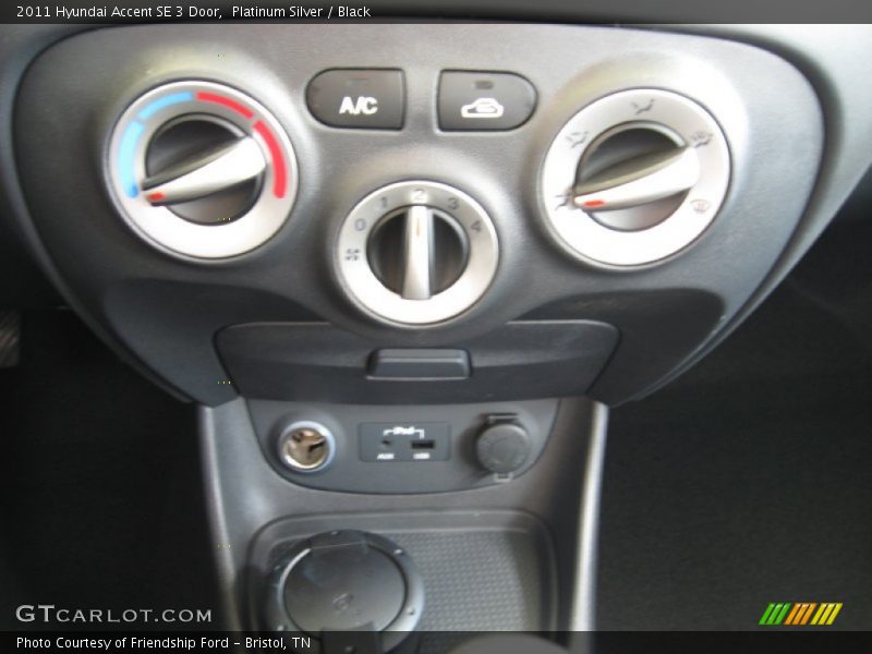 Platinum Silver / Black 2011 Hyundai Accent SE 3 Door