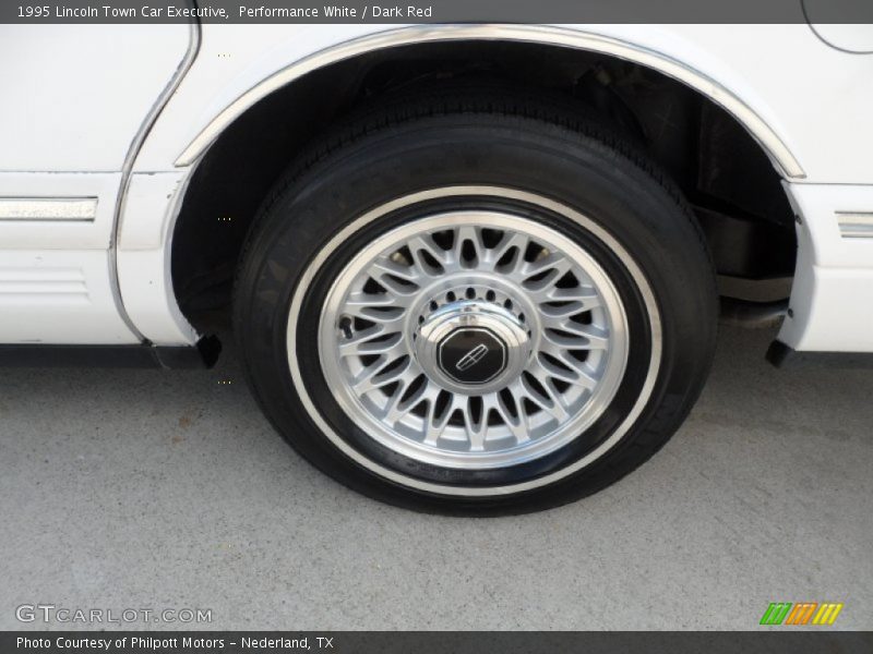  1995 Town Car Executive Wheel
