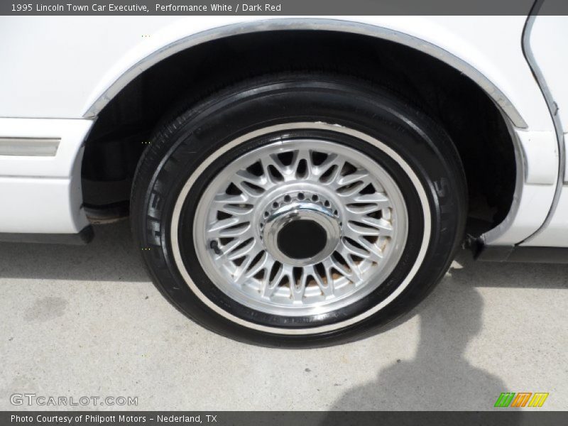  1995 Town Car Executive Wheel