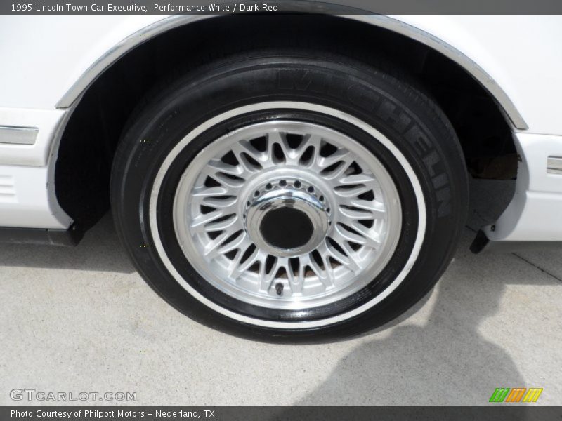  1995 Town Car Executive Wheel