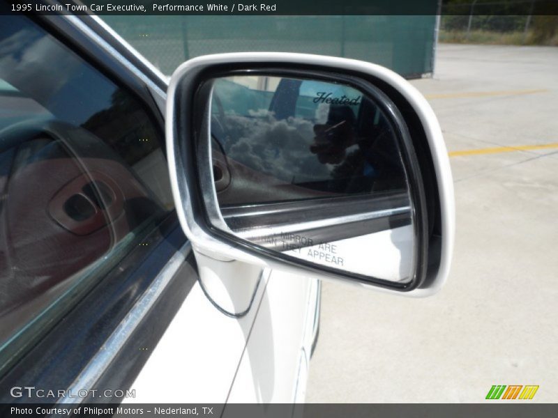 Performance White / Dark Red 1995 Lincoln Town Car Executive