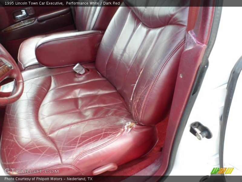 Performance White / Dark Red 1995 Lincoln Town Car Executive