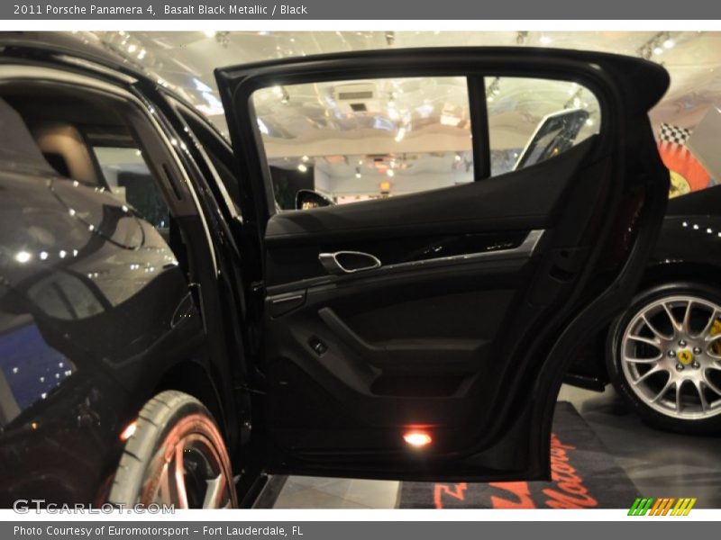 Basalt Black Metallic / Black 2011 Porsche Panamera 4