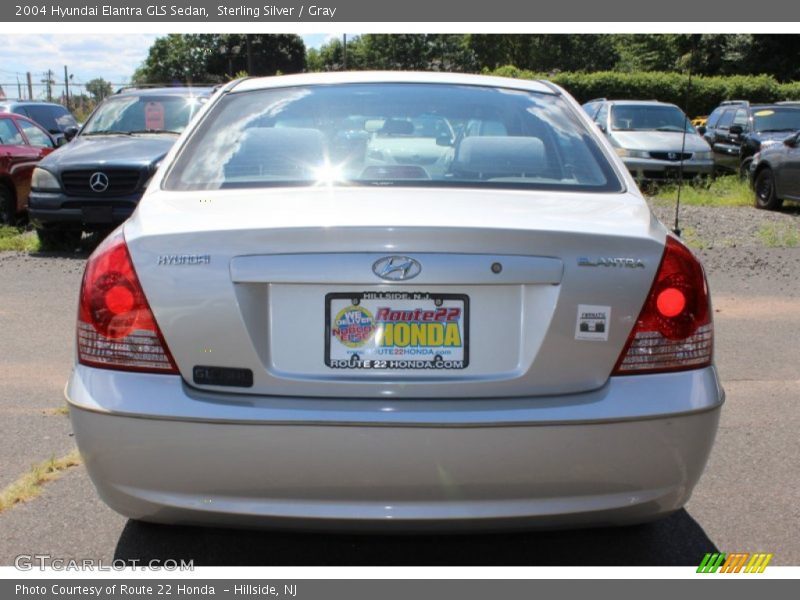 Sterling Silver / Gray 2004 Hyundai Elantra GLS Sedan