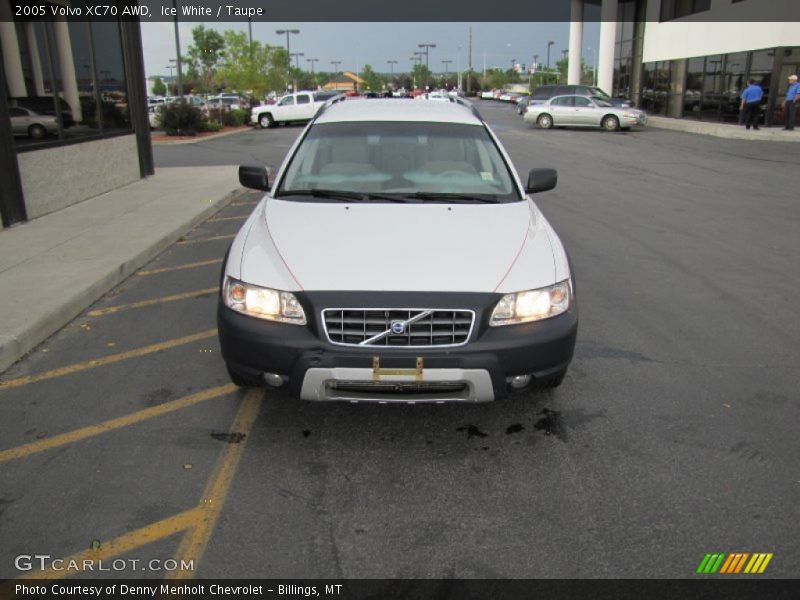 Ice White / Taupe 2005 Volvo XC70 AWD