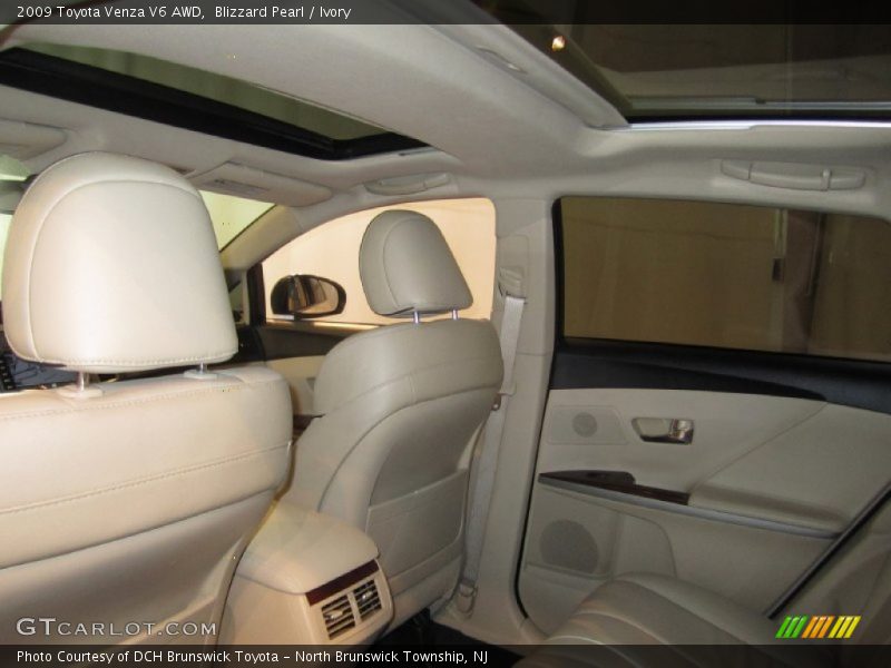 Blizzard Pearl / Ivory 2009 Toyota Venza V6 AWD