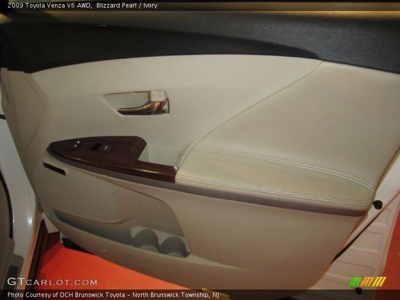 Blizzard Pearl / Ivory 2009 Toyota Venza V6 AWD
