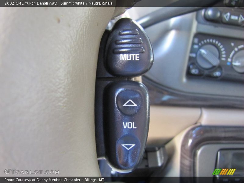 Controls of 2002 Yukon Denali AWD