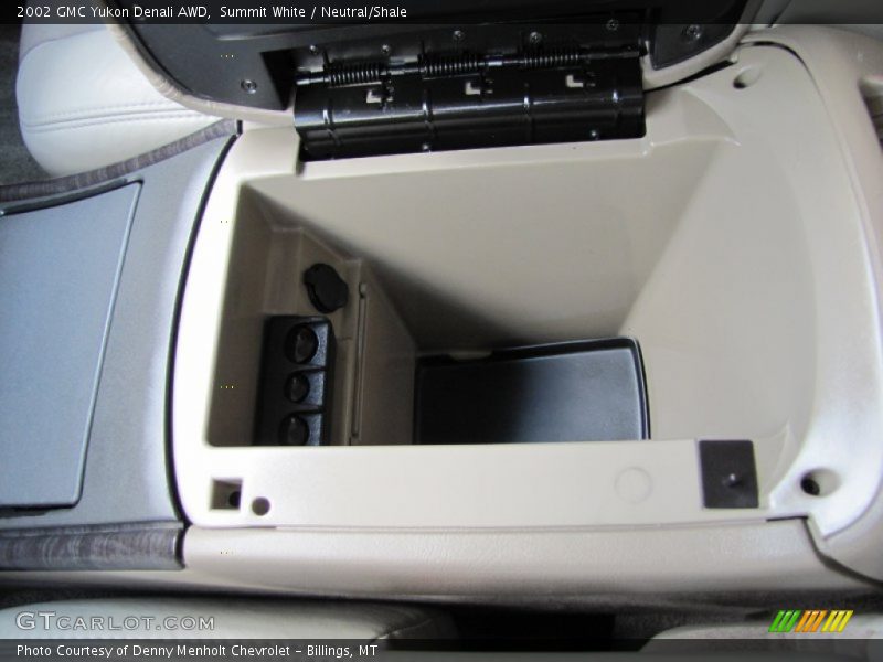 Summit White / Neutral/Shale 2002 GMC Yukon Denali AWD