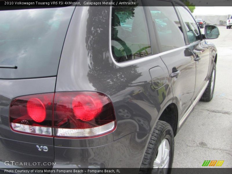 Galapagos Metallic / Anthracite 2010 Volkswagen Touareg VR6 FSI 4XMotion