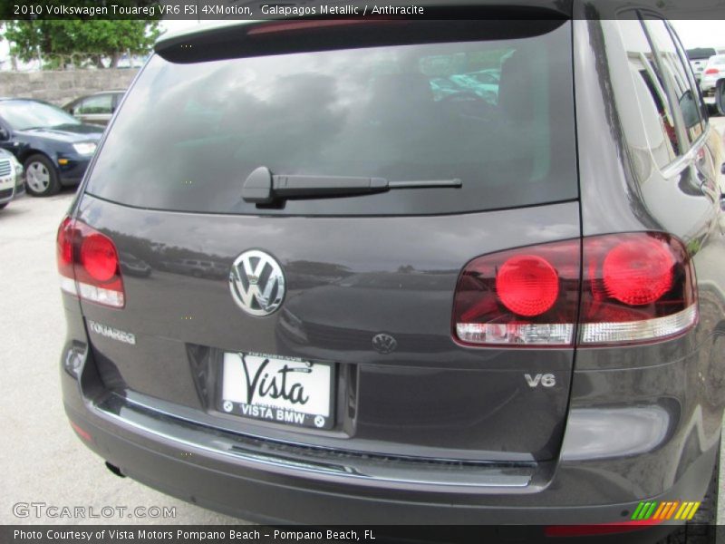 Galapagos Metallic / Anthracite 2010 Volkswagen Touareg VR6 FSI 4XMotion