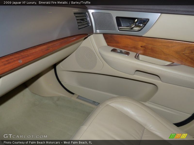 Emerald Fire Metallic / Barley/Truffle 2009 Jaguar XF Luxury