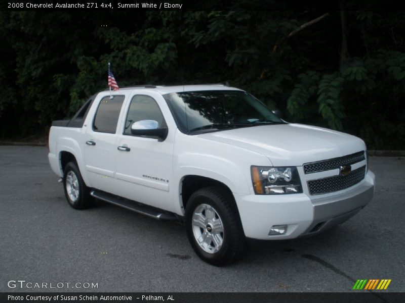 Front 3/4 View of 2008 Avalanche Z71 4x4