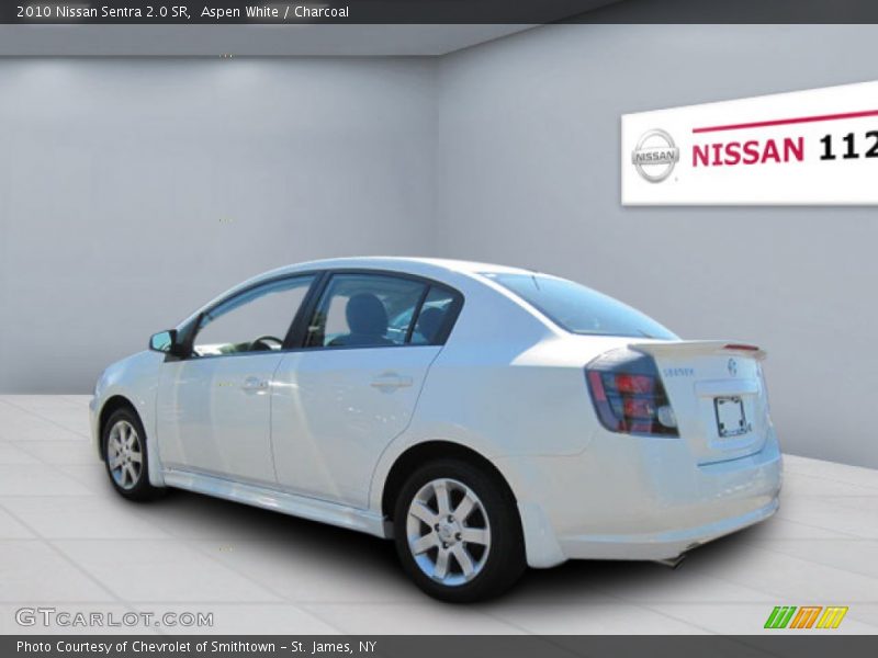 Aspen White / Charcoal 2010 Nissan Sentra 2.0 SR