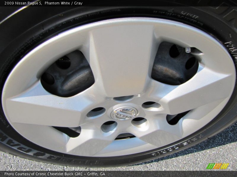 Phantom White / Gray 2009 Nissan Rogue S