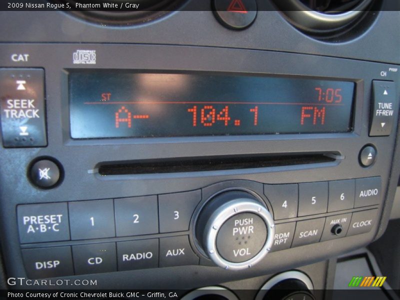 Phantom White / Gray 2009 Nissan Rogue S