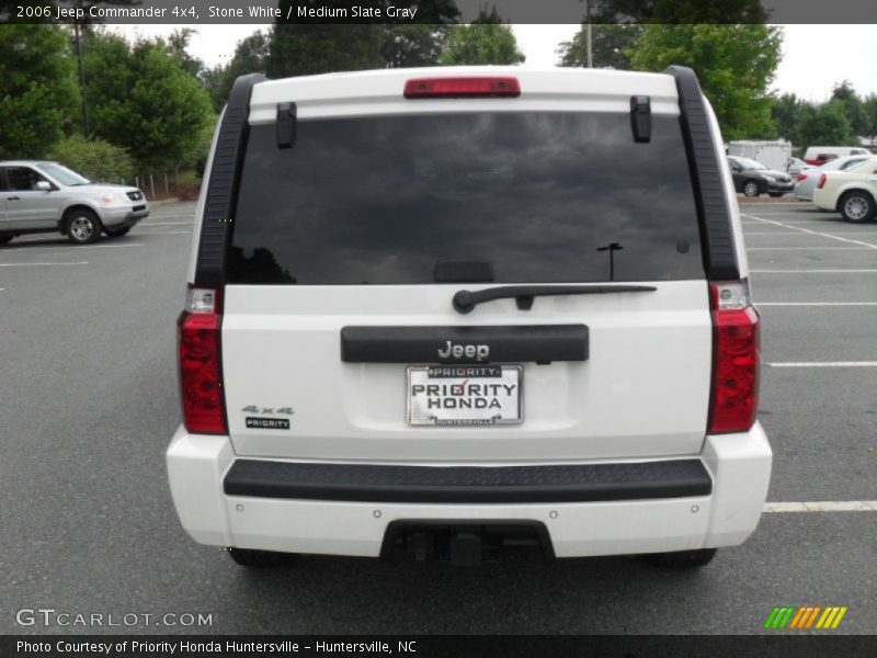 Stone White / Medium Slate Gray 2006 Jeep Commander 4x4