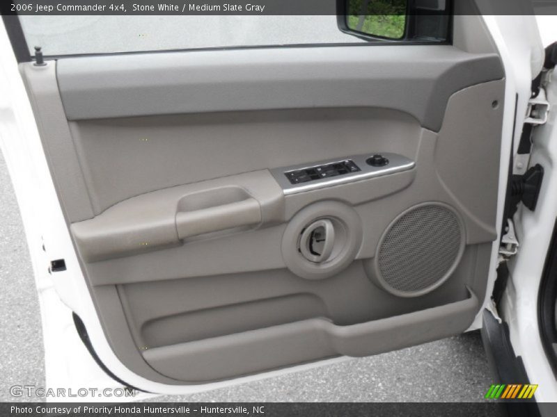 Stone White / Medium Slate Gray 2006 Jeep Commander 4x4