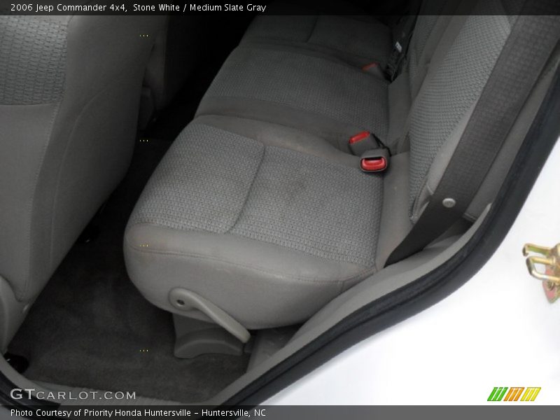 Stone White / Medium Slate Gray 2006 Jeep Commander 4x4