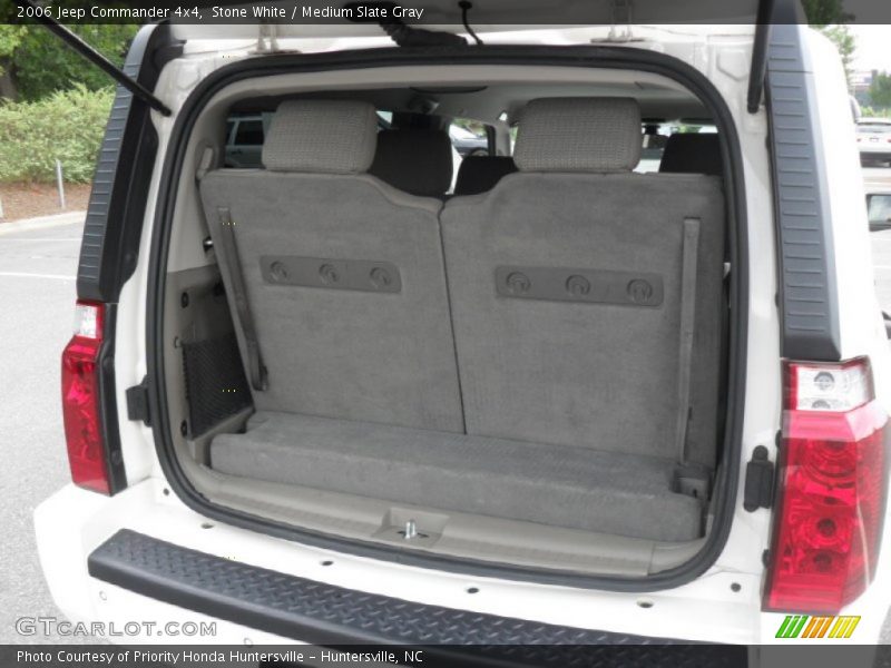 Stone White / Medium Slate Gray 2006 Jeep Commander 4x4