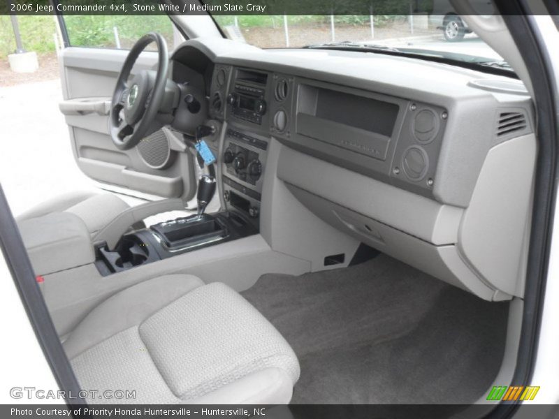 Stone White / Medium Slate Gray 2006 Jeep Commander 4x4