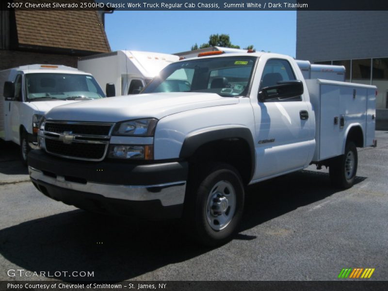 Front 3/4 View of 2007 Silverado 2500HD Classic Work Truck Regular Cab Chassis