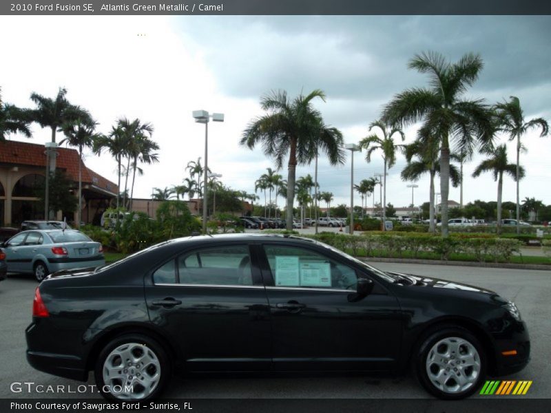Atlantis Green Metallic / Camel 2010 Ford Fusion SE