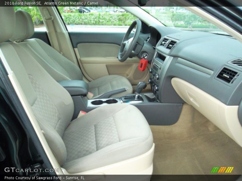 Atlantis Green Metallic / Camel 2010 Ford Fusion SE