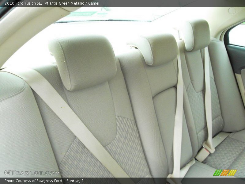 Atlantis Green Metallic / Camel 2010 Ford Fusion SE