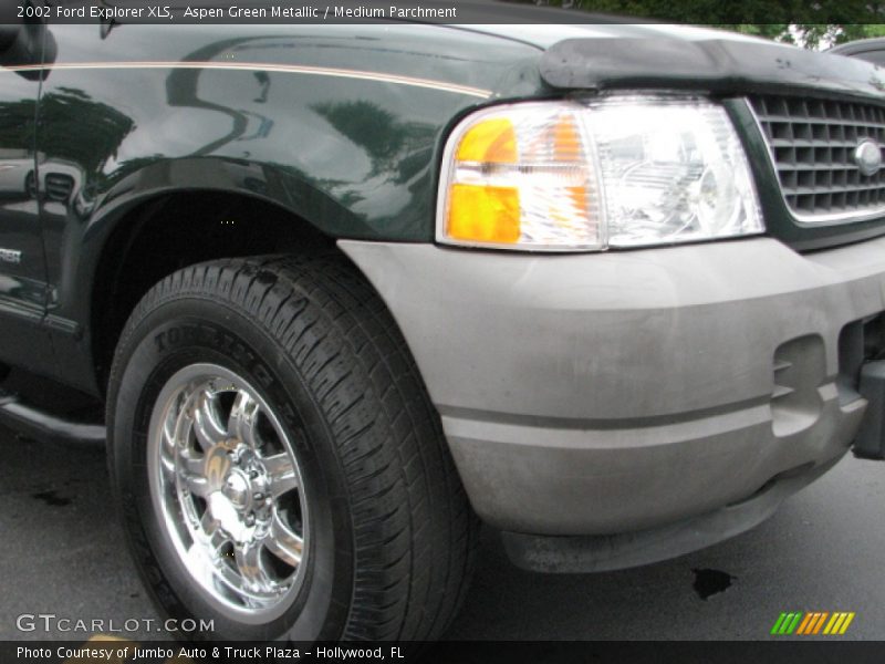 Aspen Green Metallic / Medium Parchment 2002 Ford Explorer XLS