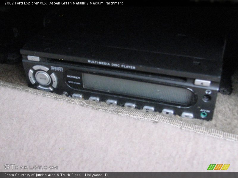 Aspen Green Metallic / Medium Parchment 2002 Ford Explorer XLS
