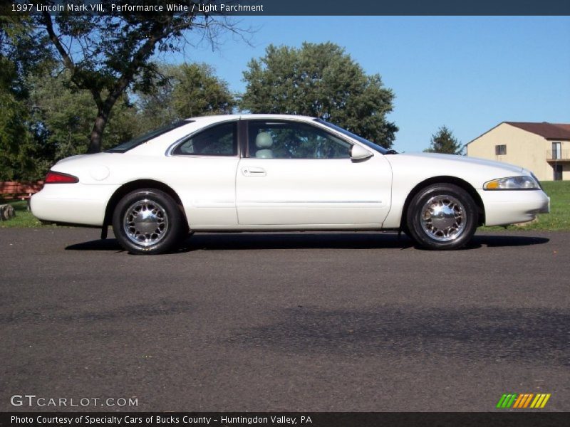 Performance White / Light Parchment 1997 Lincoln Mark VIII