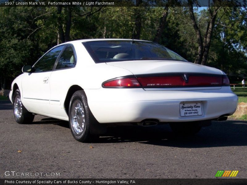 Performance White / Light Parchment 1997 Lincoln Mark VIII