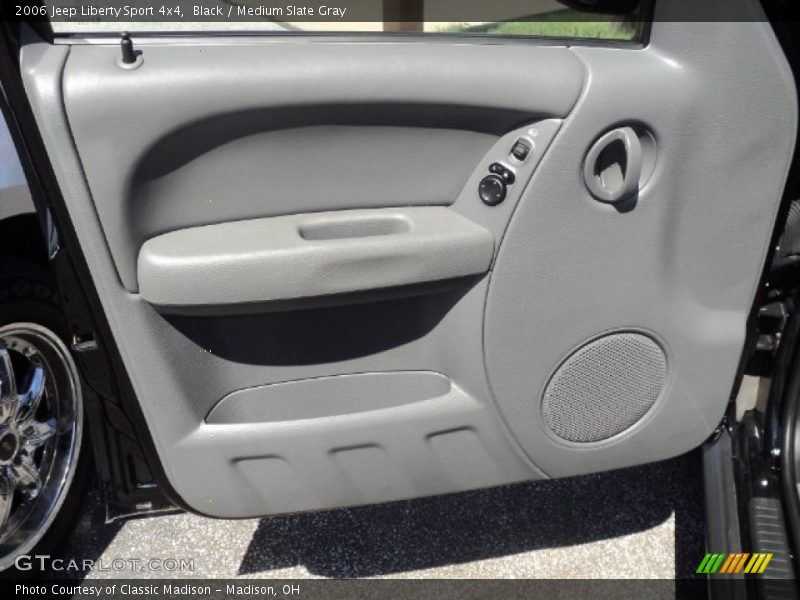Black / Medium Slate Gray 2006 Jeep Liberty Sport 4x4