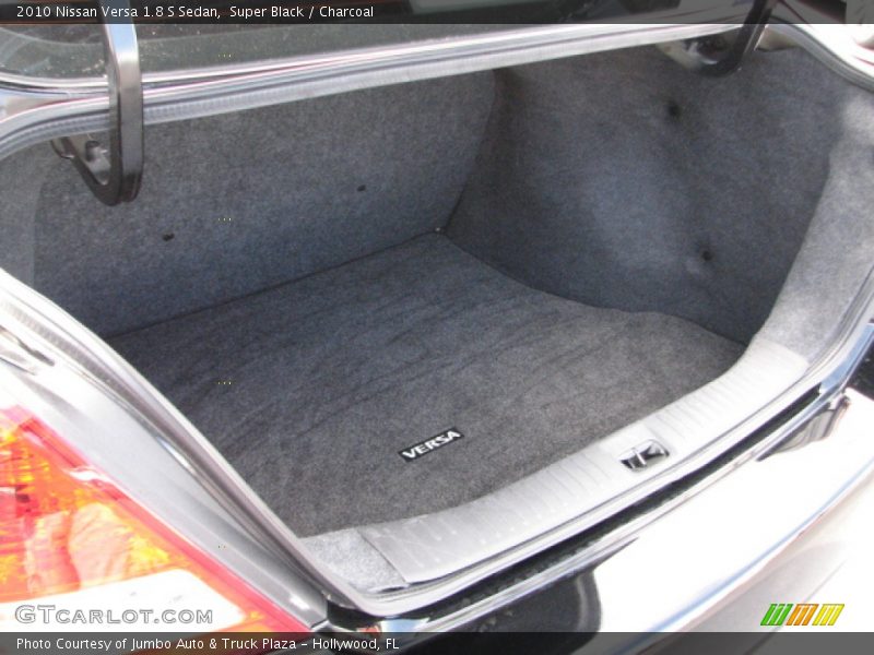 Super Black / Charcoal 2010 Nissan Versa 1.8 S Sedan