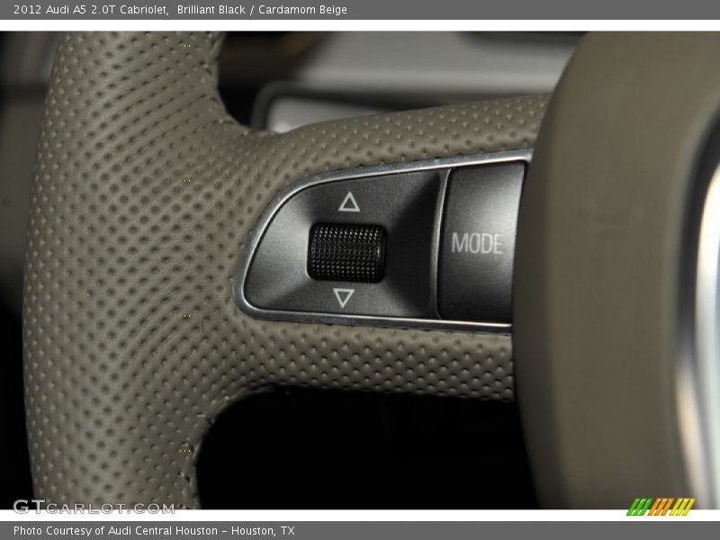 Controls of 2012 A5 2.0T Cabriolet