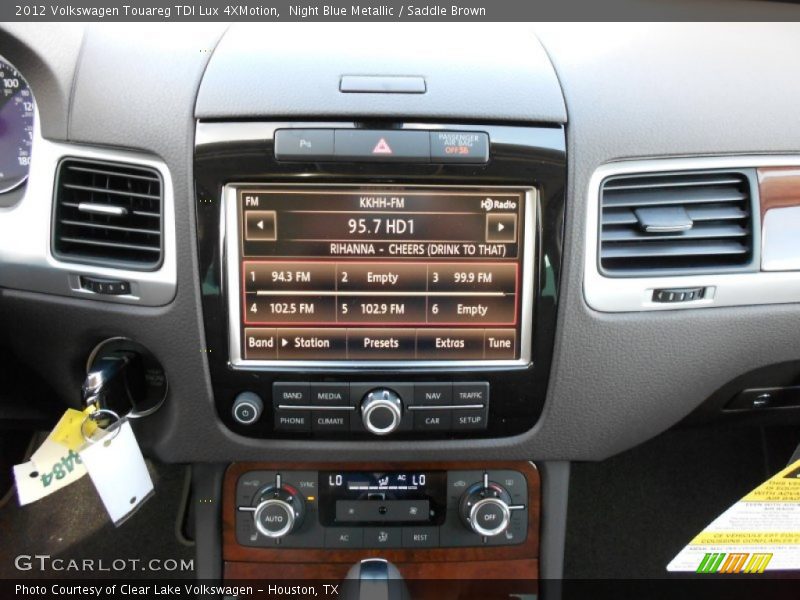 Controls of 2012 Touareg TDI Lux 4XMotion