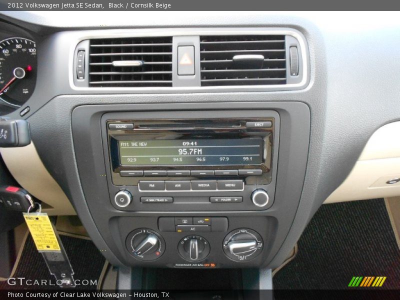 Controls of 2012 Jetta SE Sedan