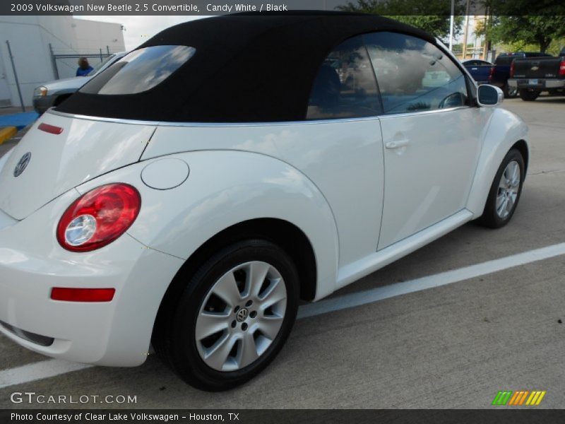 Candy White / Black 2009 Volkswagen New Beetle 2.5 Convertible