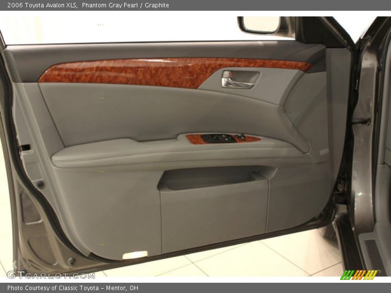 Phantom Gray Pearl / Graphite 2006 Toyota Avalon XLS