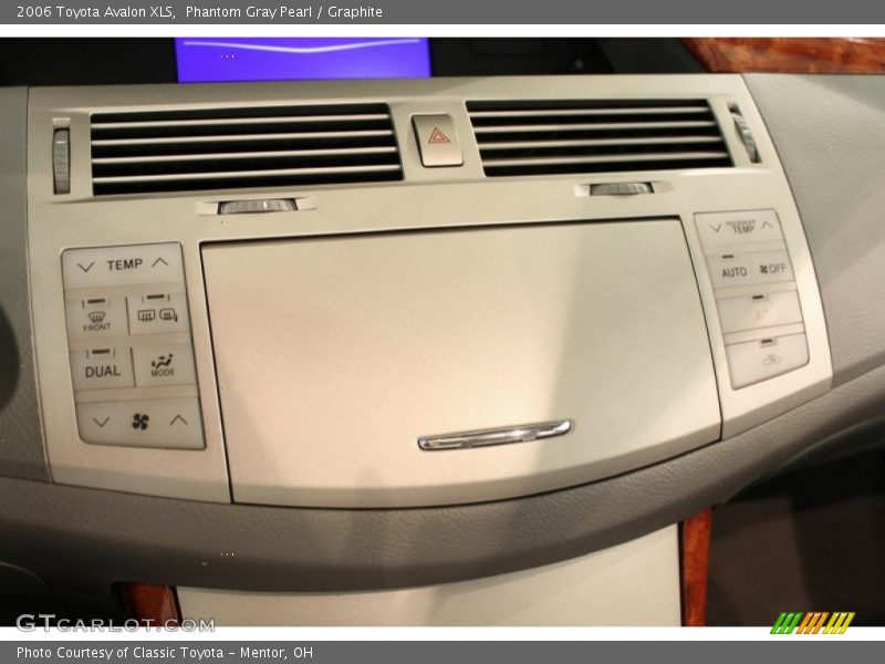 Phantom Gray Pearl / Graphite 2006 Toyota Avalon XLS