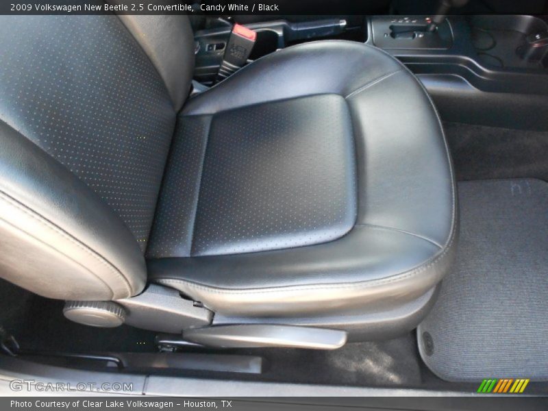 Candy White / Black 2009 Volkswagen New Beetle 2.5 Convertible