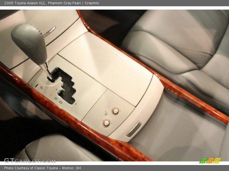 Phantom Gray Pearl / Graphite 2006 Toyota Avalon XLS