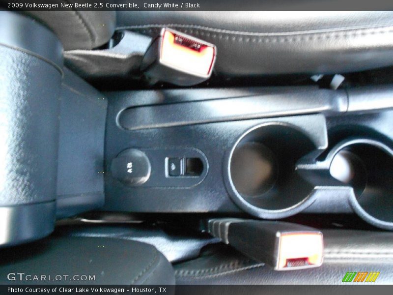 Candy White / Black 2009 Volkswagen New Beetle 2.5 Convertible