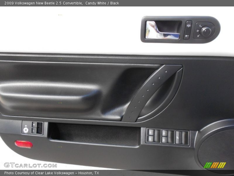 Candy White / Black 2009 Volkswagen New Beetle 2.5 Convertible