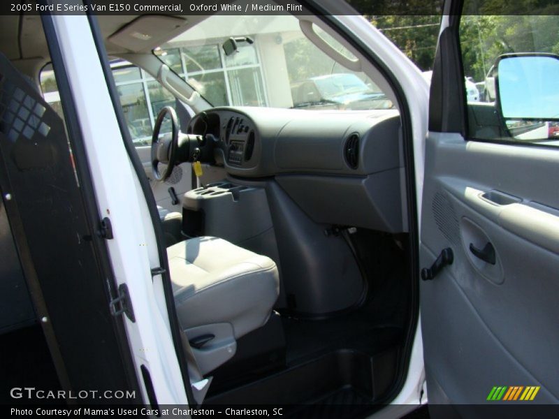 Oxford White / Medium Flint 2005 Ford E Series Van E150 Commercial