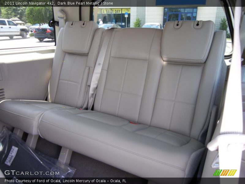  2011 Navigator 4x2 Stone Interior